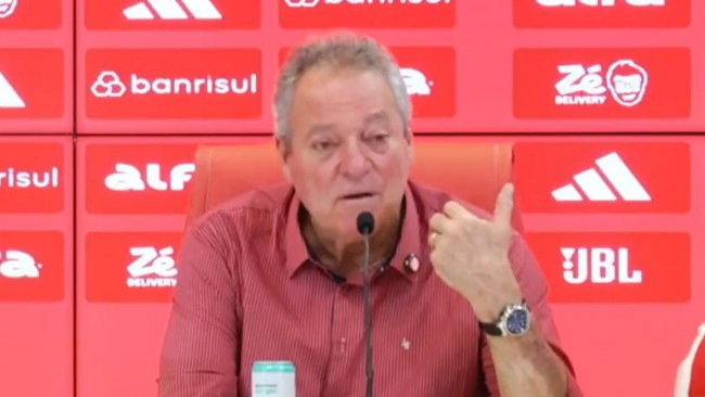 Brasilianischer Trainer entschuldigt sich unglücklich nach homophoben Kommentaren: "Farben definieren nicht das Geschlecht, was definiert, ist der Charakter"