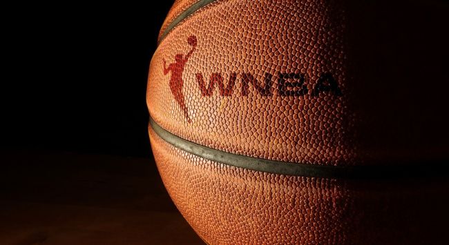 Wie die Transgender-Debatte die WNBA in den letzten Wochen in Brand gesetzt hat