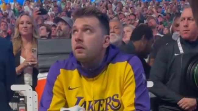 Luka Dončić weint bei seiner Rückkehr nach Dallas, erzielt aber später gegen seinen Ex-Klub einen Saisonrekord