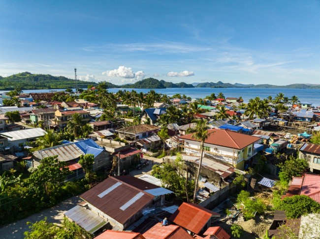 Erdbeben der Stärke 7,4 löst Tsunami-Warnungen im Süden der Philippinen aus