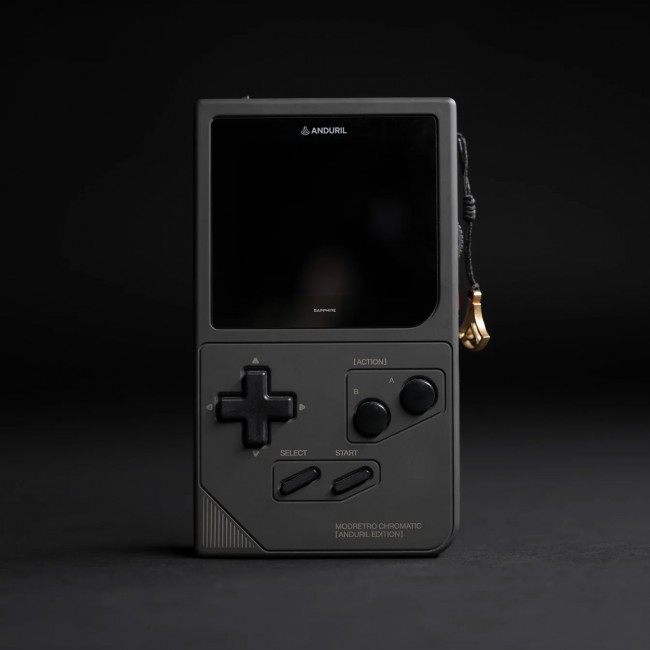 ModRetro hat eine neue Version seines Game-Boy-Klons auf den Markt gebracht, der mit einem amerikanischen Waffenhersteller verbunden ist.