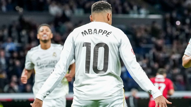 Kylian Mbappé zollt Cristiano Ronaldo Tribut, indem er den Torrekord für Real Madrid einstellt
