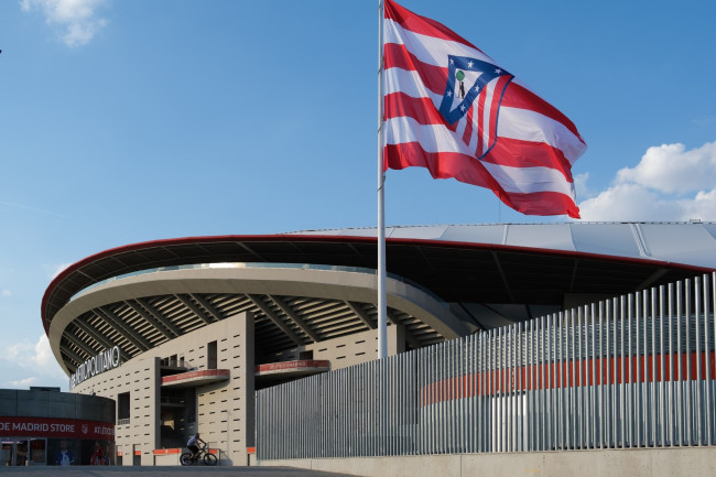Die Fans von Atlético de Madrid stimmen 17 Legenden in einen neuen Walk of Legends auf.