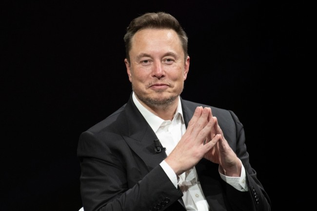 Tesla enthüllt beispiellosen Gehaltsplan in Höhe von 1 Billion US-Dollar für Musk