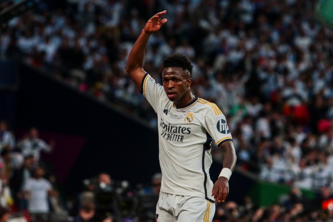 Die Fans von Real Madrid pfeifen die Spieler im Bernabéu, einige fordern den Rücktritt von Florentino Pérez
