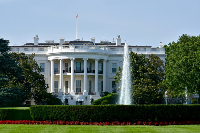 Trump plant einen "massiven" Bunker unter dem Ballsaal des Weißen Hauses