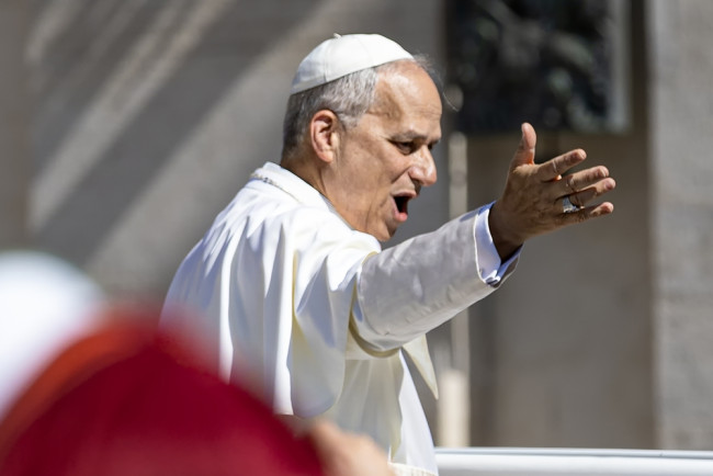 Trump startet einen seltenen öffentlichen Angriff auf Papst Leo: "Er ist schwach im Verbrechen und schrecklich für die Außenpolitik"