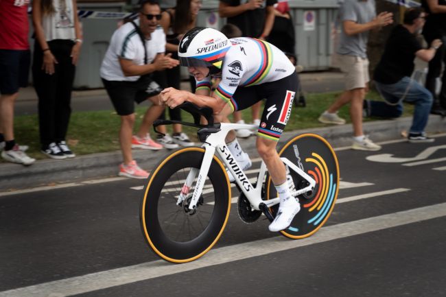 Remco Evenepoel sieht sich nicht als Herausforderer von Pogacar für die Tour de France, es ist erstaunlich, 
