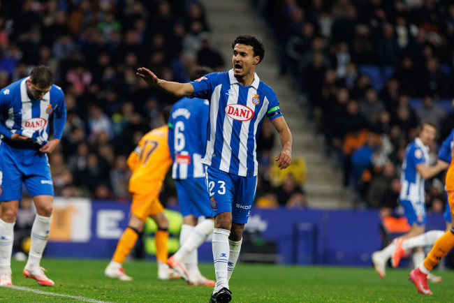 Das Anti-Rassismus-Protokoll wurde im LaLiga-Spiel zwischen Elche und Espanyol aktiviert, als Rafa Mir Omar El Hilali beleidigte