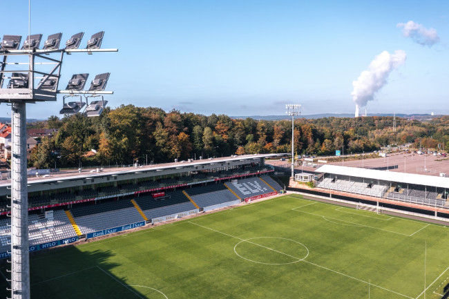 Der bescheidene SV Elversberg aus einer deutschen Gemeinde mit 13.000 Einwohnern schafft den historischen Aufstieg in die Bundesliga