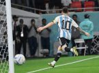 Leo Messi erzielt einen Hattrick und bricht einen Weltmeisterschaftsrekord mit Kontroverse um die Rote Karte