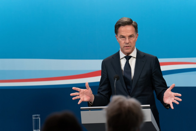 Rutte unterstützt US-israelische Angriffe auf den Iran, schließt jedoch die Rolle der NATO aus