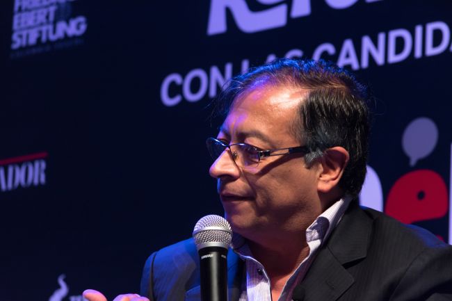Kolumbianischer Präsident Gustavo Petro fordert Rücktritt vom Kabinett