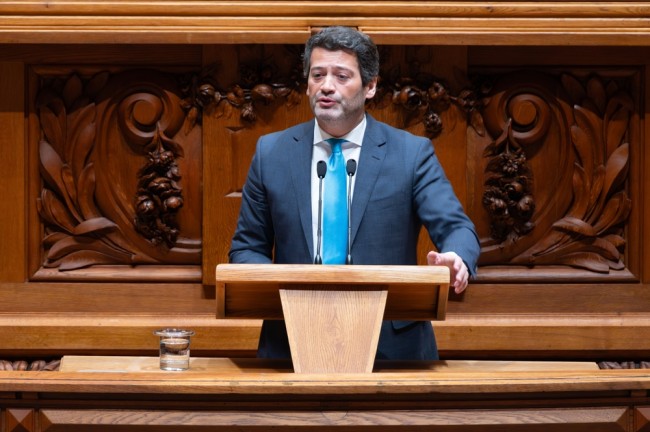 Das portugiesische Gericht ordnet an, dass die rechtsextreme Chega anti-Roma-Plakate entfernen soll