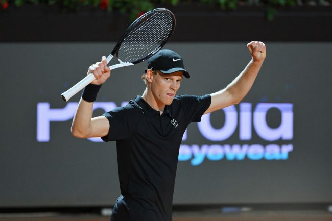 Jannik Sinner holt sich in Peking gegen Learner Tien den dritten Titel des Jahres