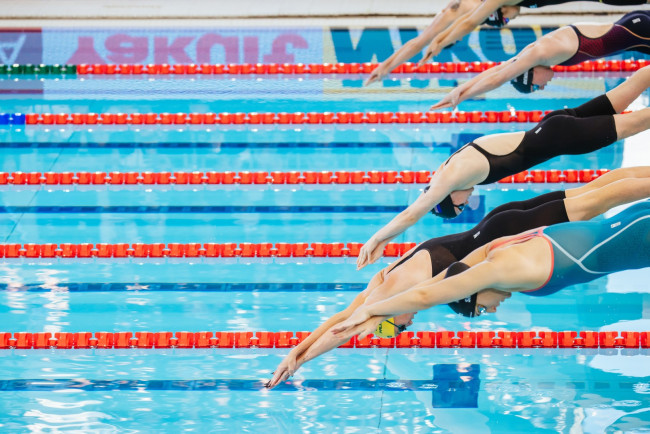 World Aquatics erkennt Russland und Belarus an und erlaubt Flaggen, Uniformen und Hymnen, aber die Ukraine verurteilt die Entscheidung