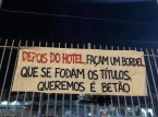 "Nach dem Hotel baust du ein Bordell. auf Titel, was wir wollen, ist konkret", behaupten w&uuml;tende Benfica-Fans