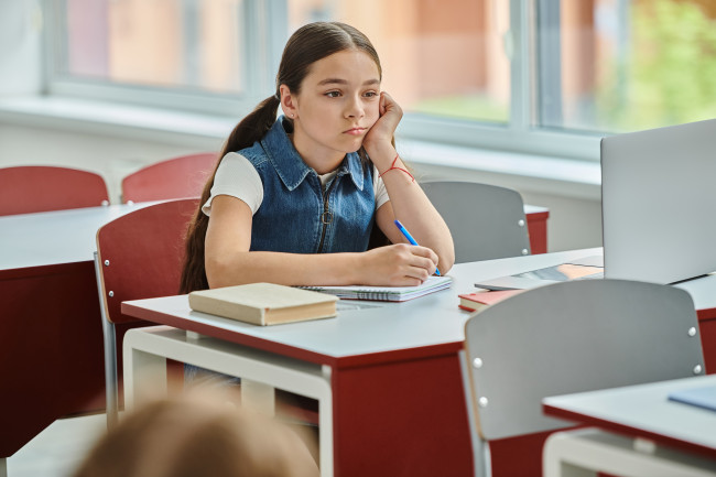 Studie zeigt: Weiße Kinder aus der Arbeiterklasse werden vom Bildungssystem benachteiligt