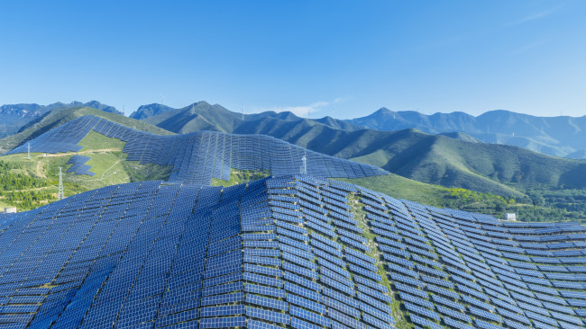 Chinas Solarboom geht nach einem Höhepunkt 2025 bergab