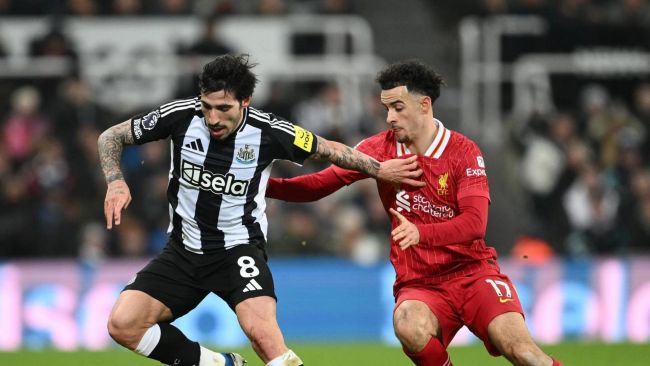 Premier League geht heiß her: Chelsea, Arsenal und sogar Manchester City profitieren von Liverpools Remis