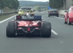 Dieser Mann entzog sich jahrelang der Polizei, indem er einen F1 auf &ouml;ffentlichen Stra&szlig;en fuhr... Jetzt ist er endlich gefasst