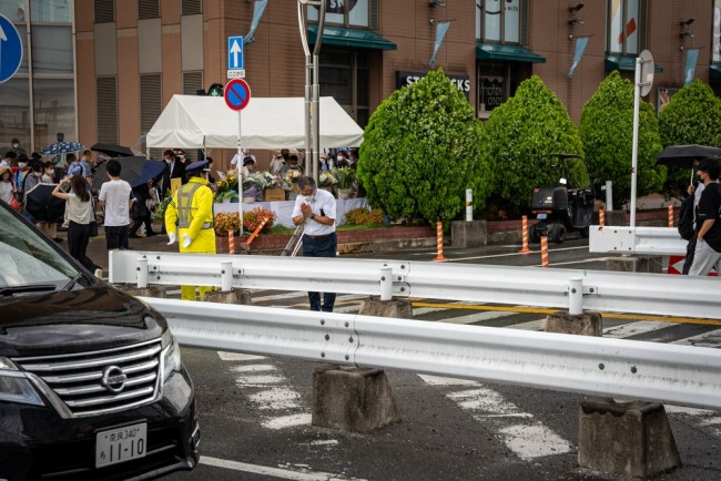 Der Mörder des ehemaligen Premierministers Shinzo Abe wurde in einem Fall, der Japan erschütterte, zu lebenslanger Haft verurteilt