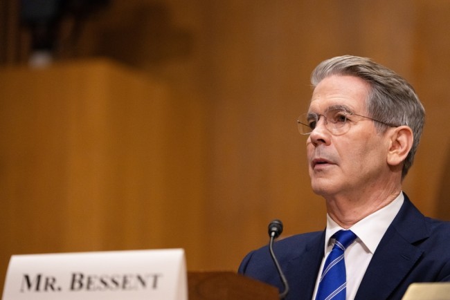 Die Kluft zwischen den USA und der EU vertieft sich, als Trumps Finanzminister Dänemark vor dem Davos-Forum als "irrelevant" bezeichnet