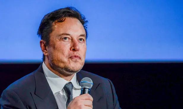 Elon Musk fordert Werbetreibende auf, sich selbst zu