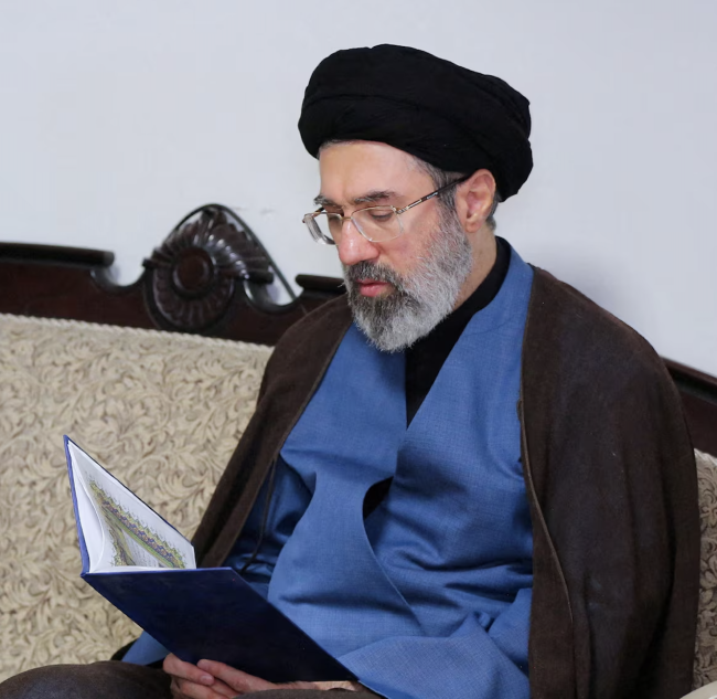 Iran steht kurz vor der Entscheidung des Obersten Führers angesichts zunehmender Konflikte