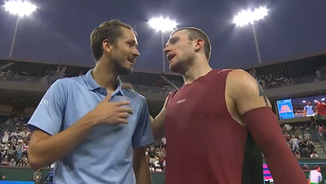 Jack Draper und Daniil Medwedew streiten über die Hindernisstrafe in Indian Wells