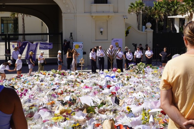 Australien veranstaltet einen nationalen Trauertag für die Opfer des Massakers in Bondi Beach