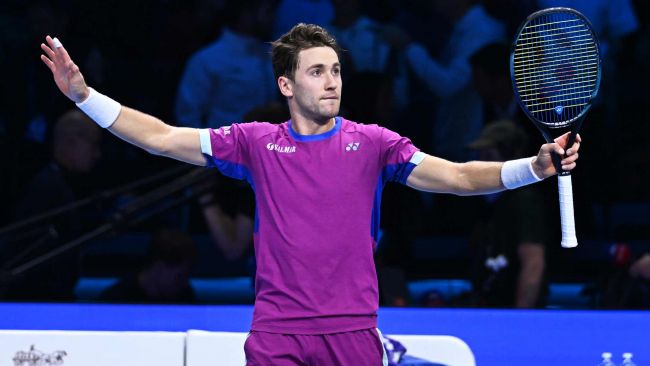 Casper Ruud besiegt Carlos Alcaraz an Tag 2 der ATP Finals