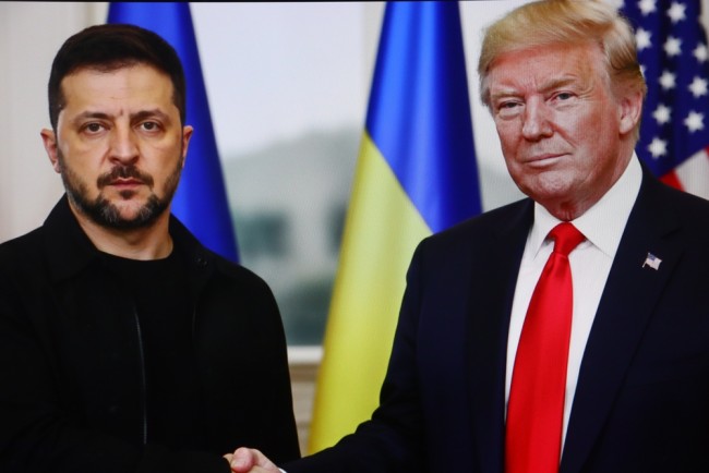 Selenskyj: Trump will, dass die Ukraine sich aus dem Donbas zurückzieht und eine "freie Wirtschaftszone" bildet