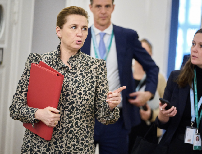 "Wir können über alles reden, außer über unsere Souveränität", sagt Mette Frederiksen zu Trump