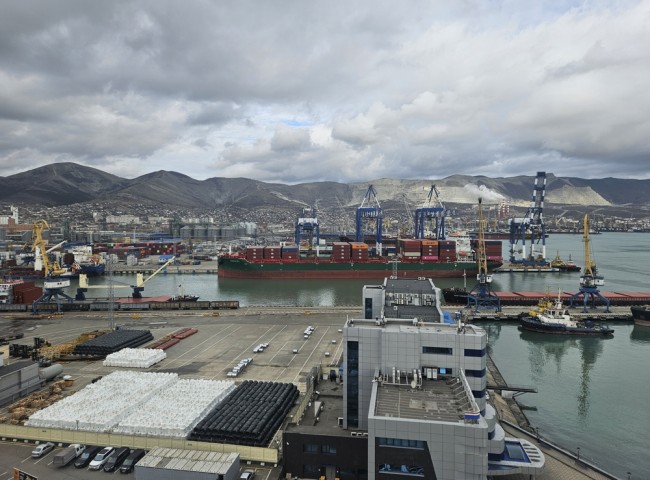 Ukrainische Drohnen greifen Schwarzmeerhafen Noworossijsk an