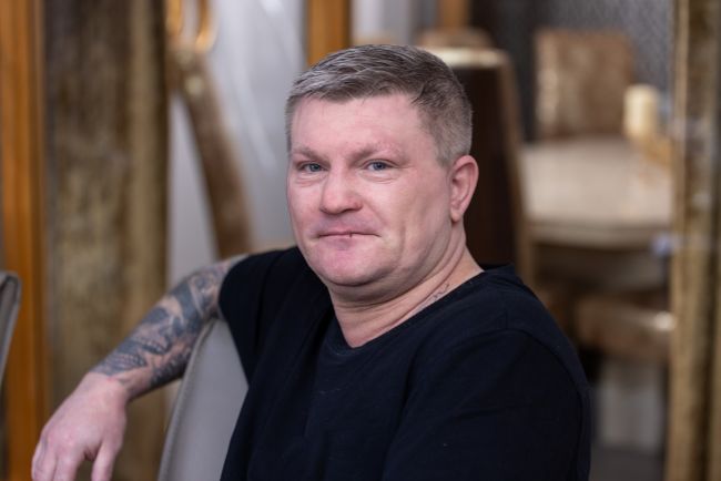 Tausende von Menschen versammeln sich auf den Straßen Manchesters, um sich ein letztes Mal von Ricky Hatton zu verabschieden