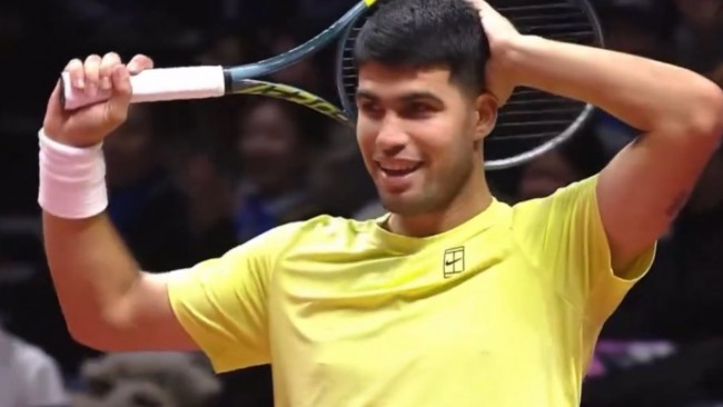 Carlos Alcaraz gewinnt sein erstes Duell gegen Jannik Sinner des Jahres in Südkorea